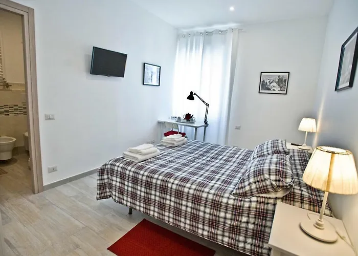 Fellini Nocleg ze śniadaniem 3*