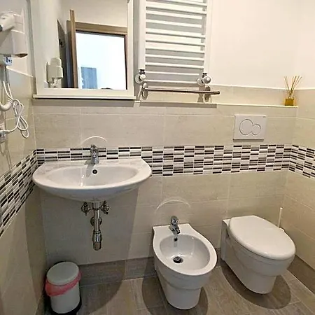 Fellini Bed & Breakfast 3*