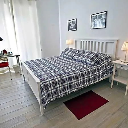 Fellini Bed & Breakfast 3*