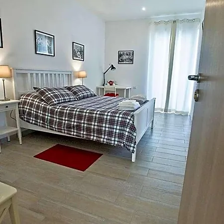 Fellini Bed & Breakfast 3*