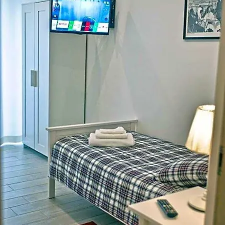 Fellini 3* Roma