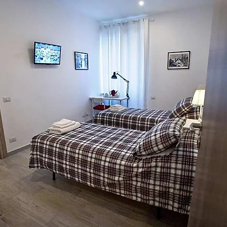 Fellini Bed & Breakfast 3*