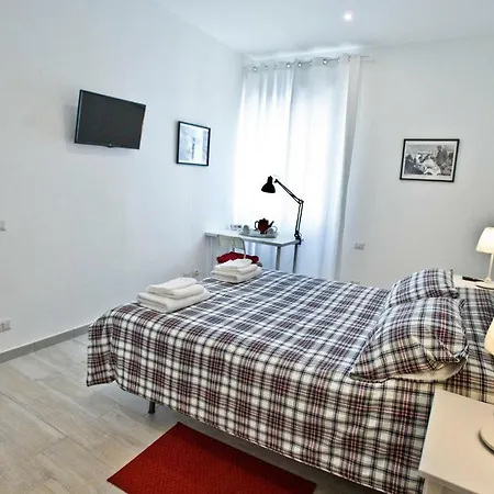 Fellini Bed & Breakfast 3*